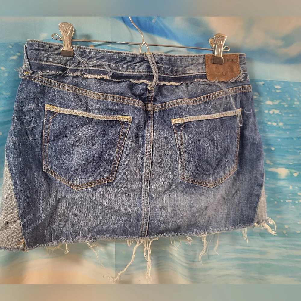 True Religion Denim Blue‎ Frayed Hem Skirt Button Fly Size 30